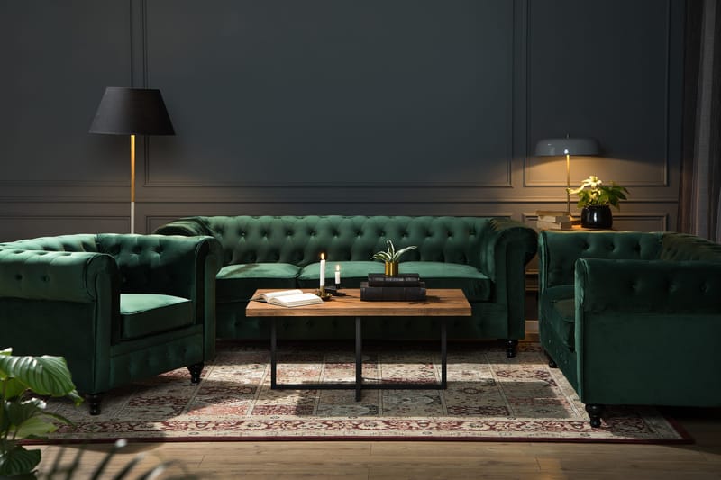 Chesterfield Lyx 2-istuttava pieni samettisohva – Syvä sohva 160 cm leveä - Tummanvihreä - Huonekalut - Sohva - 2:n istuttava sohva