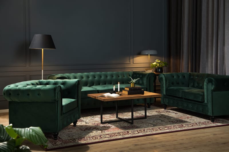 Chesterfield Lyx 2-istuttava pieni samettisohva – Syvä sohva 160 cm leveä - Tummanvihreä - Huonekalut - Sohva - 2:n istuttava sohva