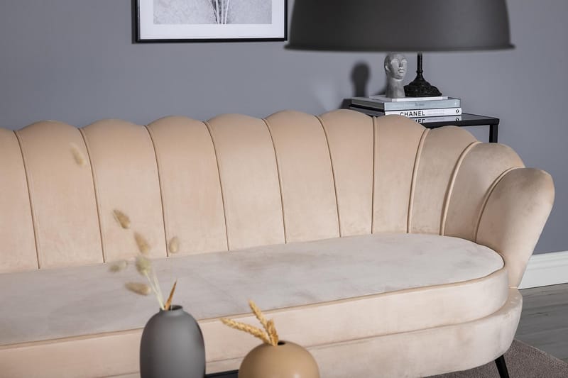 Calais 3-istuttava kierremuotoinen samettisohva 181 cm - Beige - Huonekalut - Sohva - 3:n istuttava sohva