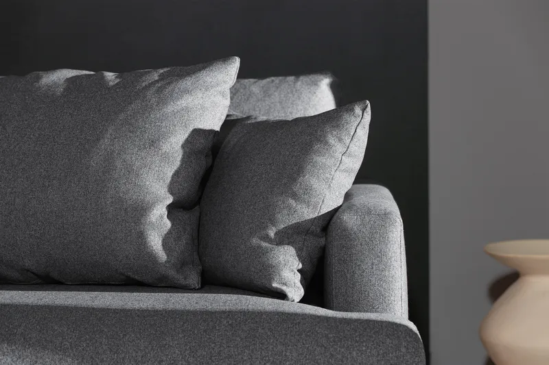 Menard 4-istuttava Syvä Kangassohva - Tummanharmaa - Huonekalut - Sohva - 4:n istuttava sohva