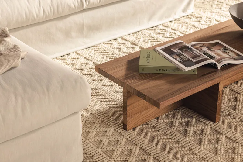 Menard 4-istuttava Syvä Kangassohva - Vaaleanharmaa - Huonekalut - Sohva - 4:n istuttava sohva