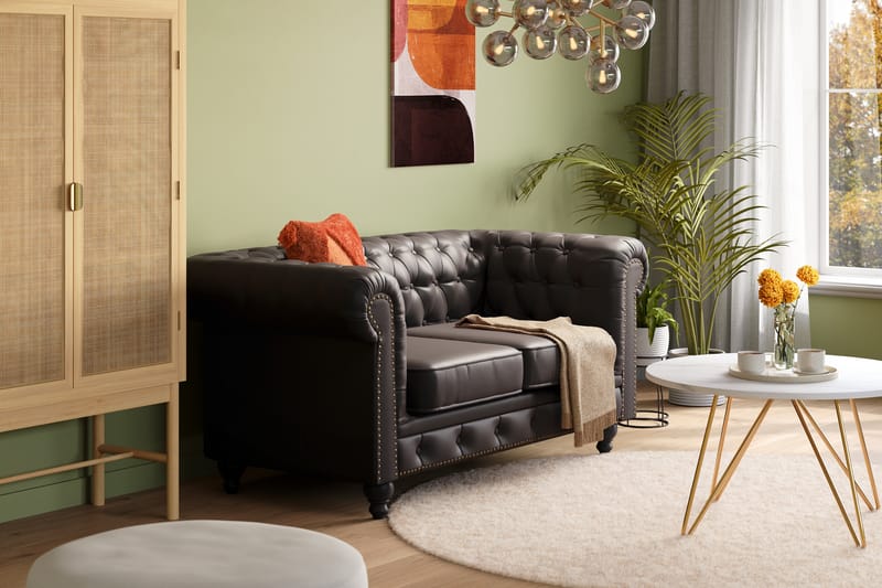 Chesterfield Deluxe 2-istuttava sohva - Musta - Huonekalut - Sohva - 2:n istuttava sohva