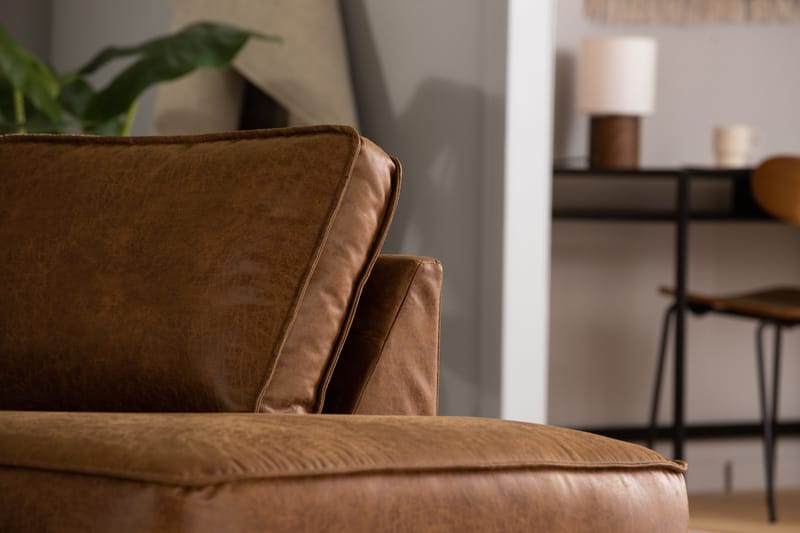 Sohva Minou 2,5:n ist avopäädyllä Oikea Sekoitenahka - Ruskea - Huonekalut - Sohva - Divaanisohva - 2 istuttava sohva divaanilla