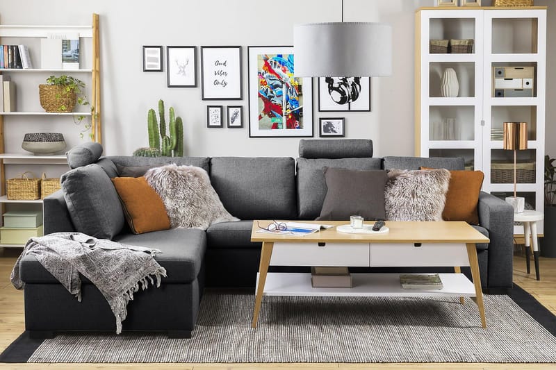 Crazy 4-istuttava Vasenkätinen L-muotoinen Divaanisohva Kankaalla - Tummanharmaa - Huonekalut - Sohva - Divaanisohva - 3 istuttava sohva divaanilla