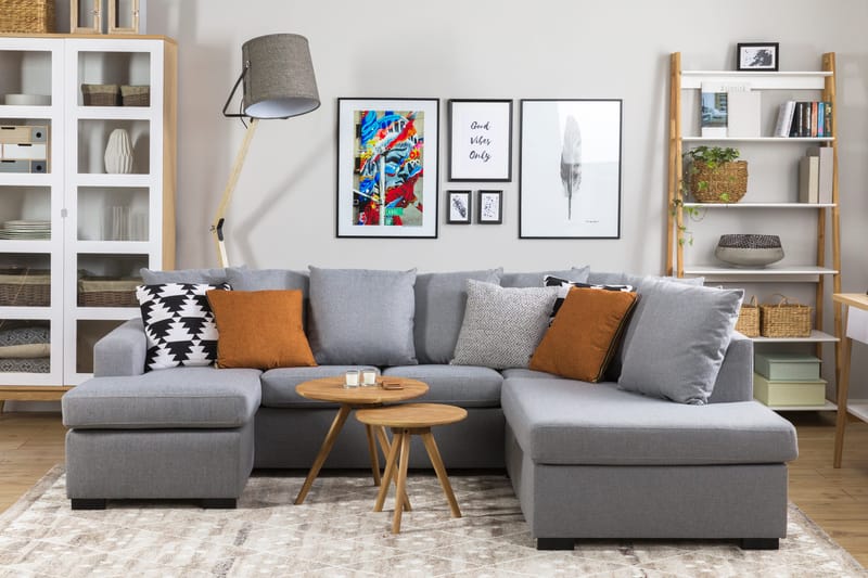 Crazy 4-istuttava Oikeakätinen U-muotoinen Small Sohva Divaanilla ja Schäslongilla Kankaalla sis. Kuorityynyt - Harmaa - Huonekalut - Sohva - Divaanisohva