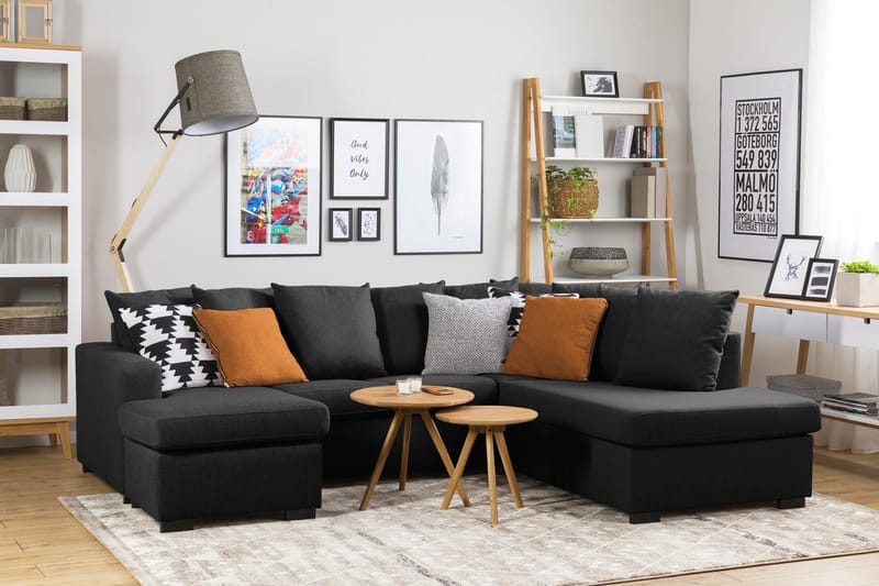 Crazy 4-istuttava Oikeakätinen U-muotoinen Small Sohva Divaanilla ja Schäslongilla Kankaalla sis. Kuorityynyt - Tummanharmaa - Huonekalut - Sohva - Divaanisohva