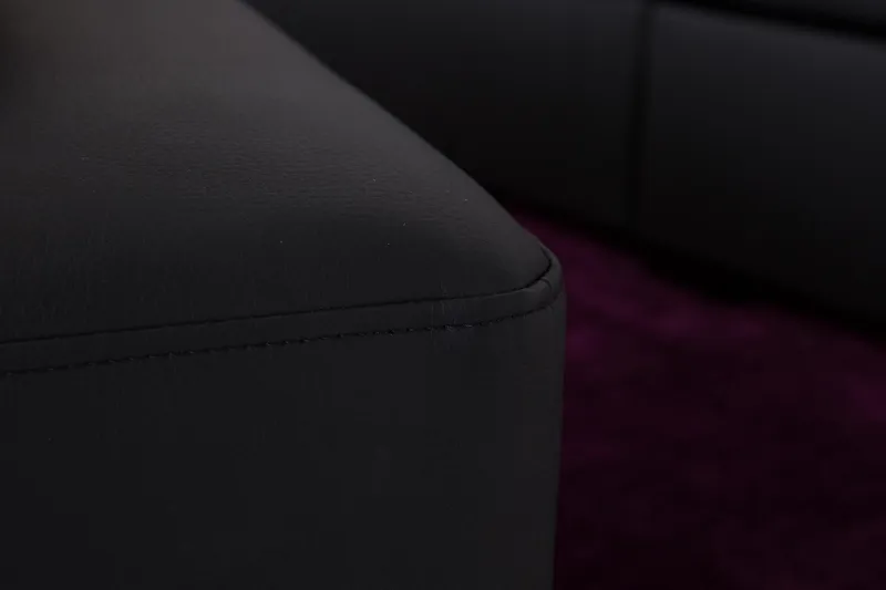 Crazy 5-istuttava Vasenkätinen L-muotoinen Divaanisohva Keinonahkalla - Musta - Huonekalut - Sohva - Divaanisohva - 4 istuttava sohva divaanilla