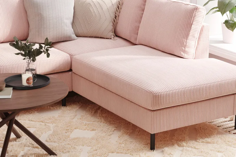 Peppe 4-istuttava Oikeakätinen U-muotoinen Sohva Divaanilla ja Divaaniosalla Manchesterista - Vaaleanpunainen - Huonekalut - Sohva - Divaanisohva