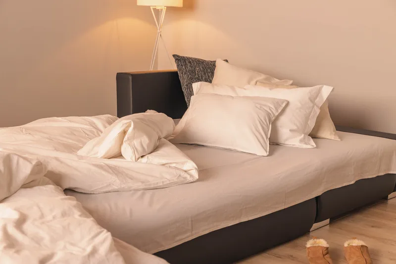 U-Vuodesohva Mojen Käännettävä Keinonahka - Musta/Tummanharmaa - Huonekalut - Sohva - Nahkasohva