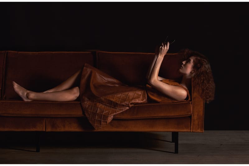 Samettisohva Dotty 3:n ist - Huonekalut - Sohva - Samettisohva