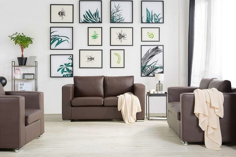 Sohva 2-4:n ist Helsinki, Ruskea