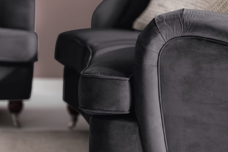 Howard Riviera Sohvaryhmä Kaareva 3-istuttava + 2-istuttava Sohva + Nojatuoli + Rahi Sametilla - Tummanharmaa - Huonekalut - Sohva - Sohvaryhmä - Howard-sohvaryhmä