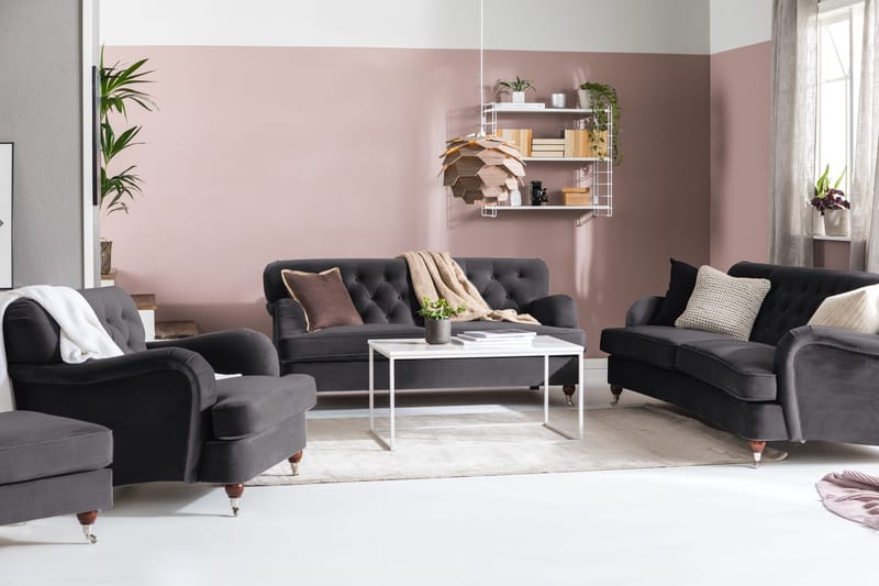 Howard Riviera Sohvaryhmä Kaareva 3-istuttava + 2-istuttava Sohva + Nojatuoli + Rahi Sametilla - Tummanharmaa - Huonekalut - Sohva - Sohvaryhmä - Howard-sohvaryhmä