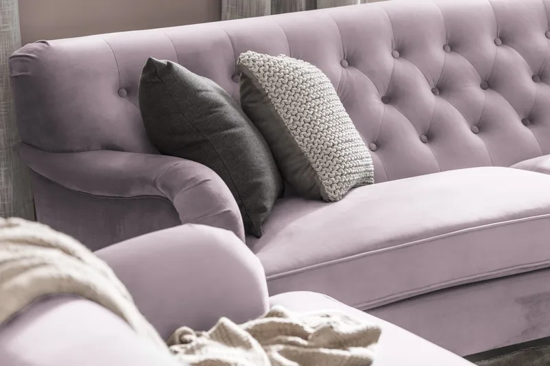 Howard Riviera Sohvaryhmä Kaareva 3-istuttava + 2-istuttava Sohva + Nojatuoli + Rahi Sametilla - Violetti - Huonekalut - Sohva - Sohvaryhmä - Howard-sohvaryhmä