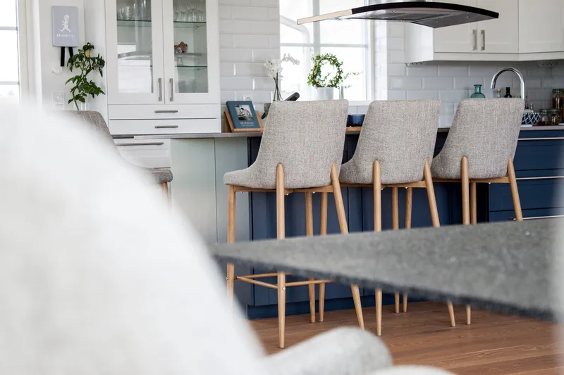 Plaza Baarijakkara 103 cm - Vaaleanharmaa - Huonekalut - Tuoli & nojatuoli - Baarituoli