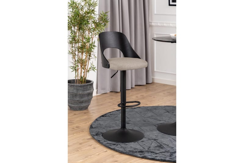 Hellerik Baarituoli 113 cm - Ruskea - Huonekalut - Tuoli & nojatuoli - Baarituoli