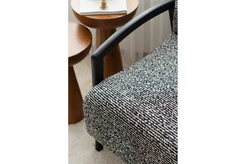 Illen Öronlappsfåtölj - Musta/Valkoinen - Huonekalut - Tuoli & nojatuoli - Nojatuoli & lepotuoli