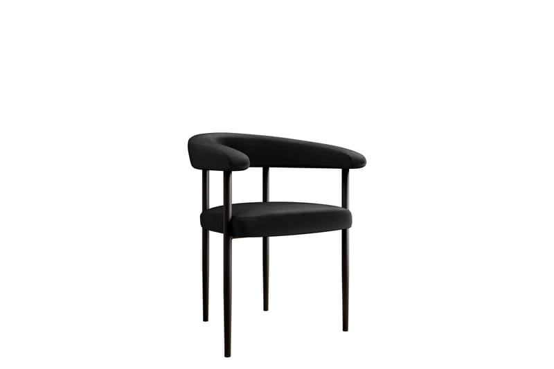 Jacklyn Karmituoli, Musta