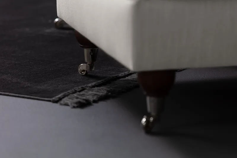 Jalkarahi New Castle - Pellavanbeige - Huonekalut - Tuoli & nojatuoli - Jakkara & jalkarahi - Rahi