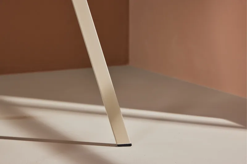 Lilja ruokatuoli kangasta metallijaloilla - Beige - Huonekalut - Tuoli & nojatuoli - Ruokapöydän tuolit