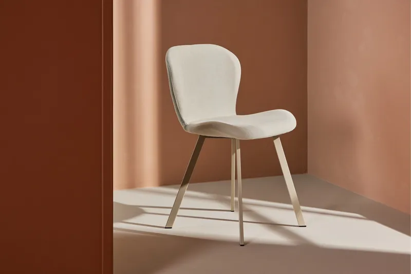 Lilja ruokatuoli kangasta metallijaloilla - Beige - Huonekalut - Tuoli & nojatuoli - Ruokapöydän tuolit