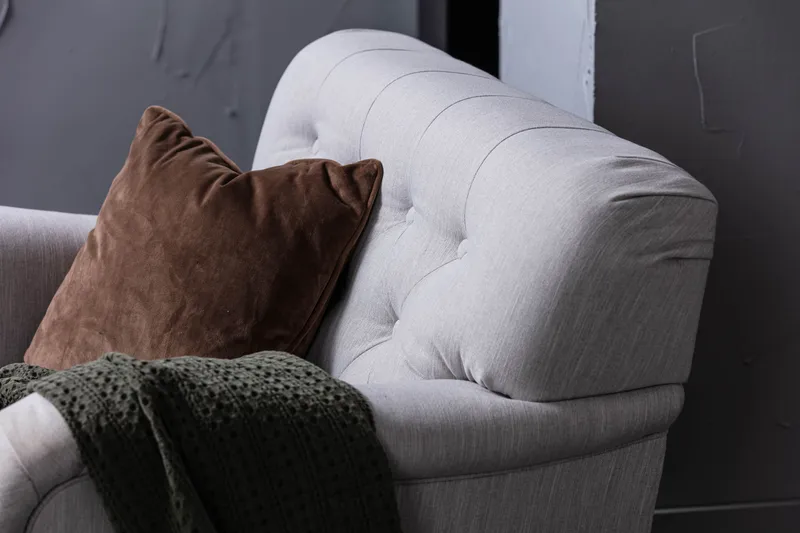 Nojatuoli jalkarahilla New Castle - Pellavanharmaa - Huonekalut - Tuoli & nojatuoli - Nojatuoli & lepotuoli - Howard-nojatuolit