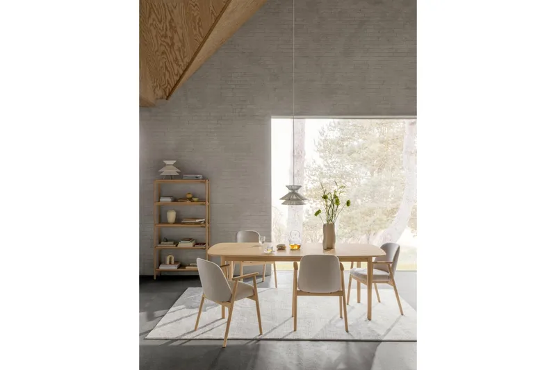 Reciclar Ruokatuoli bouclé-kankaalla ja tammisilla käsinojilla - Beige - Huonekalut - Tuoli & nojatuoli - Ruokapöydän tuolit