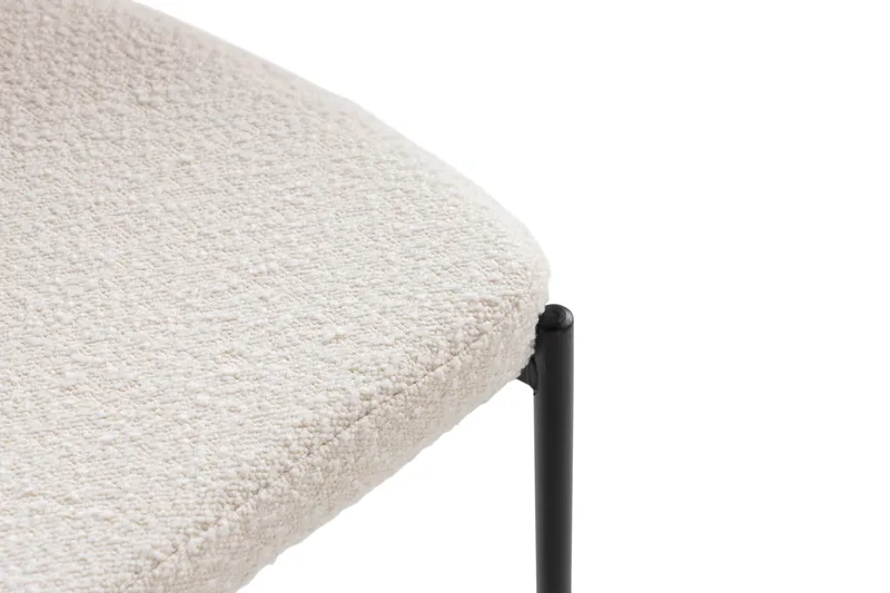 Gemmiano Teddy -tuoli – valkoinen bouclé-/teddy-kankainen ruokapöydän tuoli mustilla metallijaloilla - Valkoinen teddy-kangas / mustat jalat - Huonekalut - Tuoli & nojatuoli - Ruokapöydän tuolit
