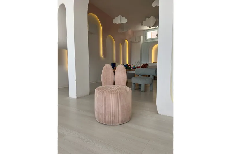 Tavsan Nojatuoli, Roosa