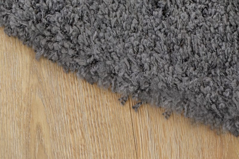 Lounge nukkamatto pyöreä 200 cm - Grafiitti - Kodintekstiilit & matot - Matto - Moderni matto - Nukkamatto