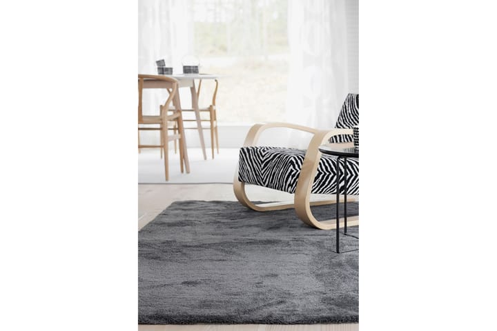 Matto Silkkitie 80x150 cm Tummanharmaa - VM Carpet - Nukkamatto