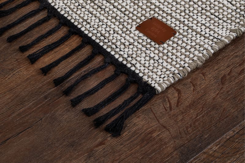 Matto Vindö 75x150 cm Musta - Musta - Kodintekstiilit & matot - Matto - Moderni matto - Wilton-matto