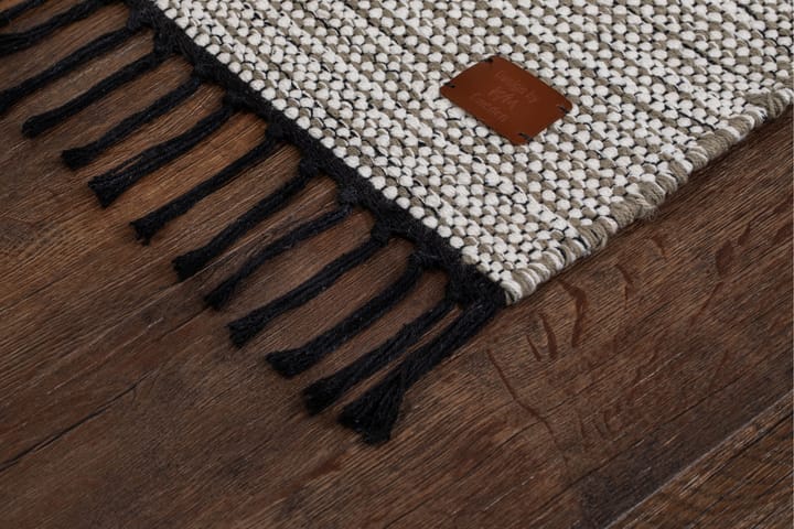 Matto Vindö 75x150 cm Musta - Musta - Wilton-matto - Pienet matot - Kuviollinen matto & värikäs matto