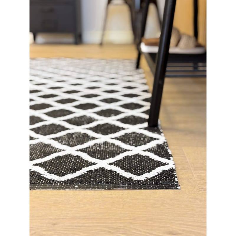 Muovimatto Hilma Wave - 70x300 cm, Musta - Kodintekstiilit & matot - Matto - Ulkomatto - Parvekematto & terassimatto