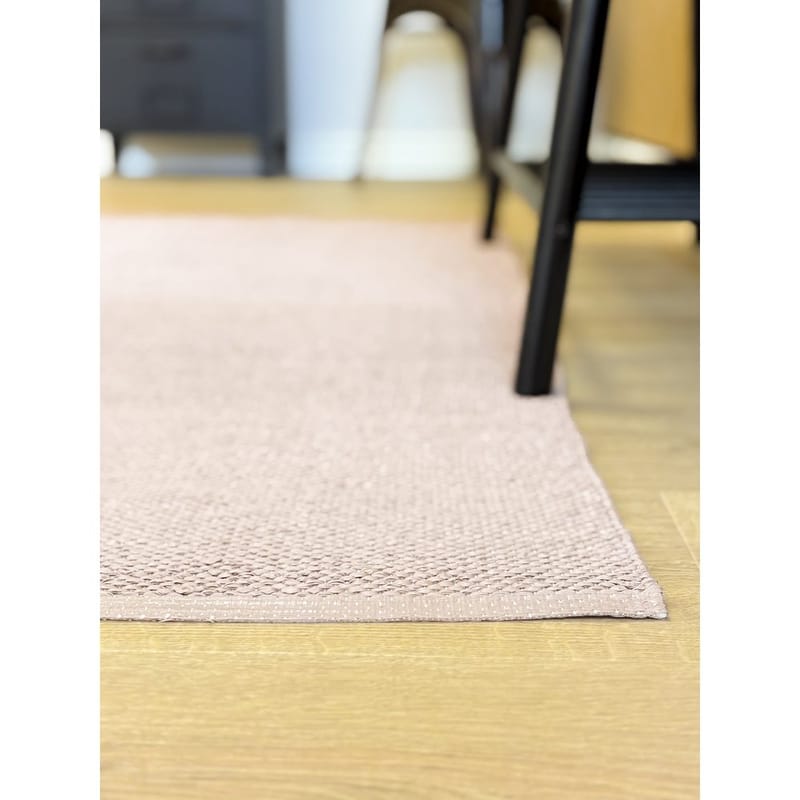 Muovimatto Hilma Plain - 150x220 cm, Vaaleanpunainen - Kodintekstiilit & matot - Matto - Ulkomatto - Parvekematto & terassimatto