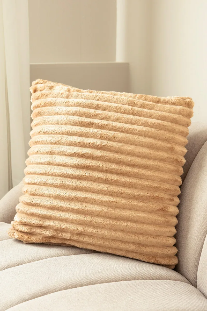 Koristetyyny Stripe 50x50 cm - Karamelli - Kodintekstiilit & matot - Tyyny & torkkupeitto - Koristetyynyt