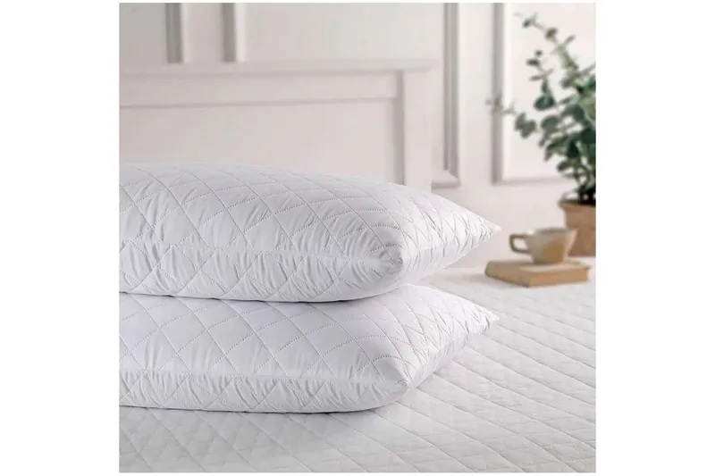 Maren Tyynynpäällinen, Valkoinen