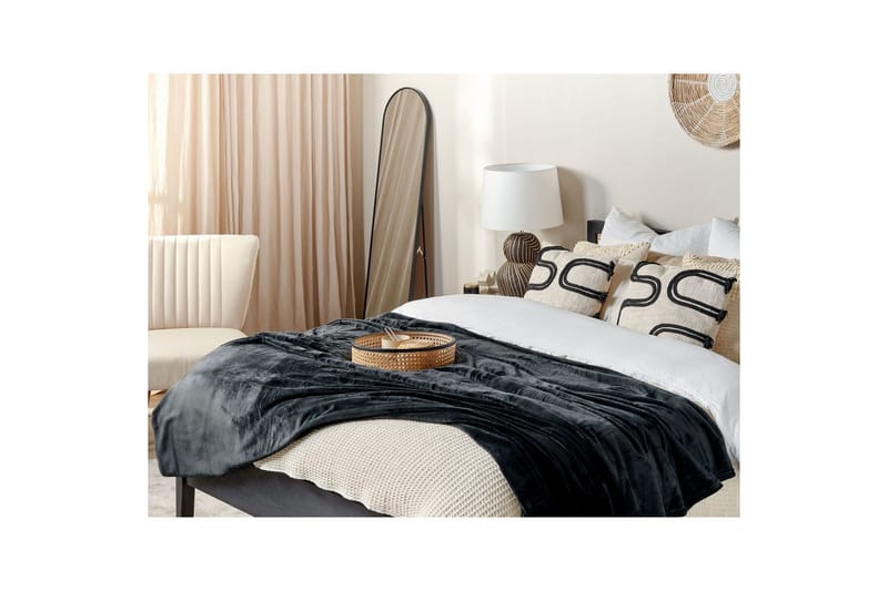 Viltti Bayburt Musta, 150x200 cm - Musta, 150x200 cm - Kodintekstiilit & matot - Tyyny & torkkupeitto - Torkkupeitto & viltti - Sherpapeitto