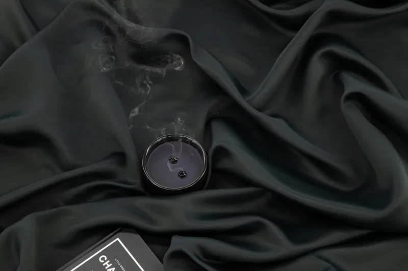 Verho Evelyn 90x135 cm - Musta - Kodintekstiilit & matot - Verhot - Sivuverho - Verho nauhakujalla