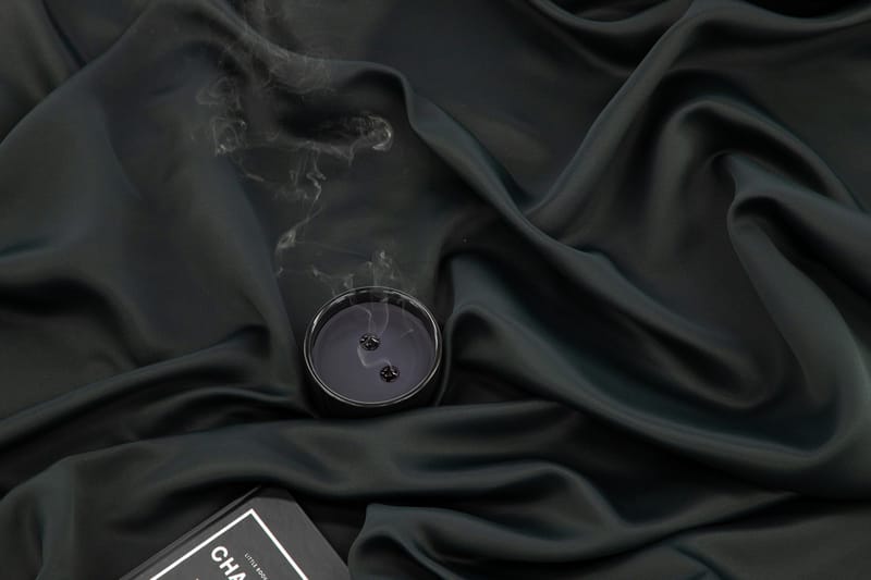 Verho Evelyn 90x135 cm - Musta - Kodintekstiilit & matot - Verhot - Sivuverho - Verho nauhakujalla