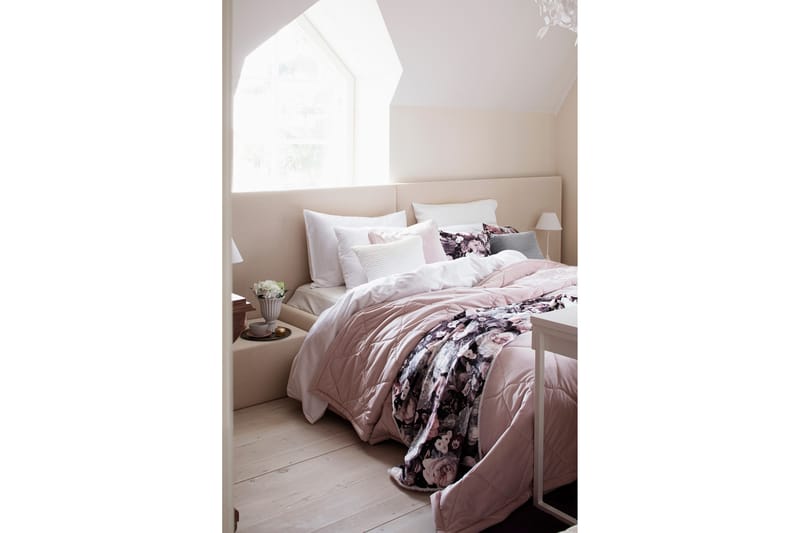 Päiväpeite Manuel 270x280 cm Vaalea Roosa - Lennol - Kodintekstiilit & matot - Vuodevaatteet - Päiväpeitto
 - Yhden hengen sängyn päiväpeitto