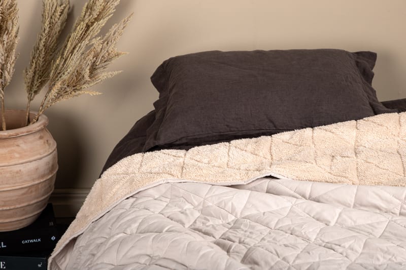 Päiväpeite Nilla 260x260 cm - Beige - Kodintekstiilit & matot - Vuodevaatteet - Päiväpeitto
 - Yhden hengen sängyn päiväpeitto