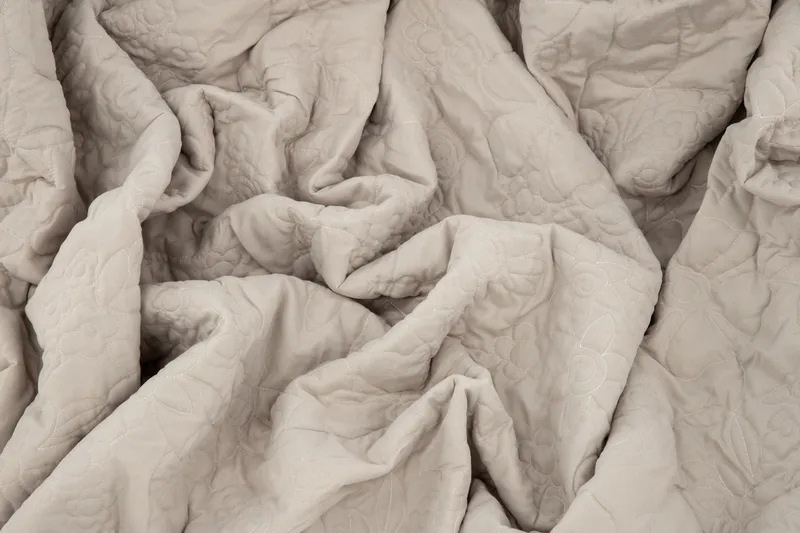 Päiväpeite Niki 260x260 cm - Beige - Kodintekstiilit & matot - Vuodevaatteet - Päiväpeitto - Parisängyn päiväpeitto