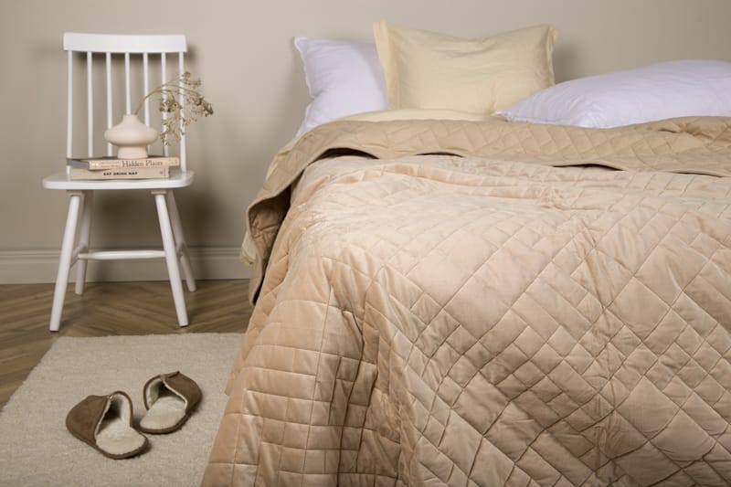 Päiväpeite Jilly 260x260 cm - Beige - Kodintekstiilit & matot - Vuodevaatteet - Päiväpeitto
 - Yhden hengen sängyn päiväpeitto