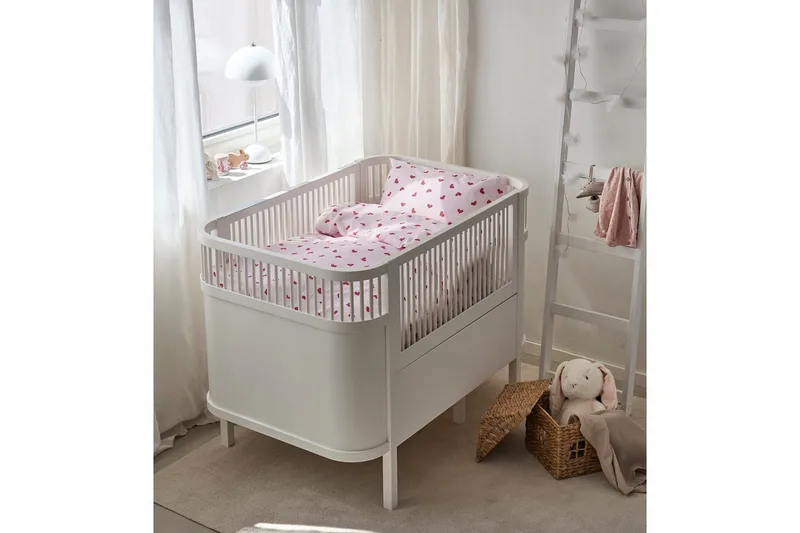 Pussilakanasetti Pinnasänkyyn 2-osainen Hjärtrud - Vaaleanpunainen - Kodintekstiilit & matot - Vuodevaatteet - Peitto
 - Tuplapeitto