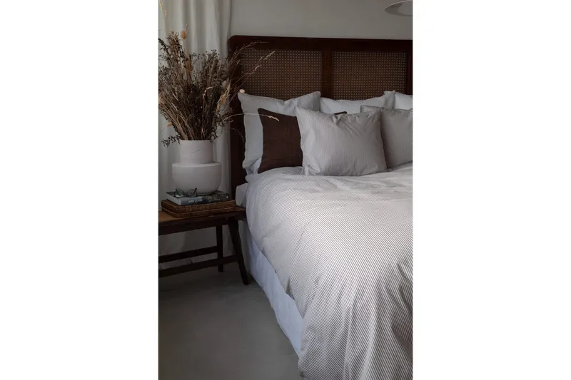 Pussilakanasetti Yhden hengen sänky 2-Osainen Thelma Stripe - Ruskea - Kodintekstiilit & matot - Vuodevaatteet - Pussilakanasetti - Pussilakanasetti parisänkyyn