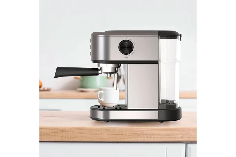 Espressokeitin Black+Decker 1350W - Kotitalous - Keittiökoneet - Kahvinkeittimet & kahvitarvikkeet - Espressokone