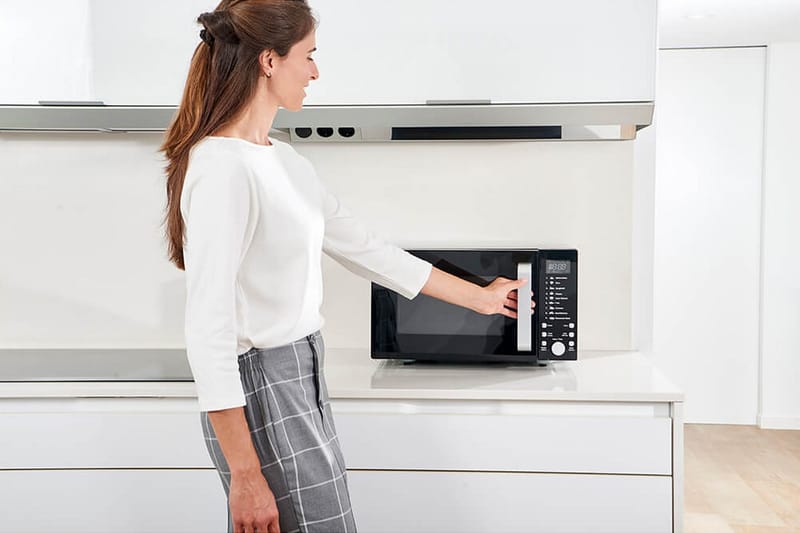 Mikroaaltouuni Black+Decker Digitaalinen 900W 23L Musta - Musta - Kotitalous - Keittiökoneet - Lämmittäminen & keittäminen - Mikroaaltouuni