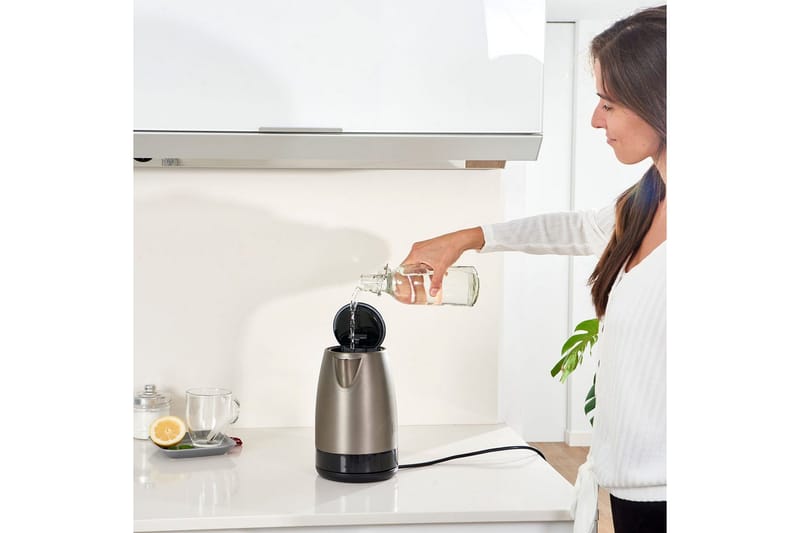 Vedenkeitin Black+Decker 2200W 1,7L Harjattu ruostumaton teräs - Hopea - Kotitalous - Keittiökoneet - Lämmittäminen & keittäminen - Vedenkeitin