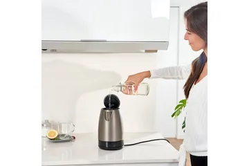Vedenkeitin Black+Decker 2200W 1,7L Harjattu ruostumaton teräs - Hopea - Kotitalous - Keittiökoneet - Lämmittäminen & keittäminen - Vedenkeitin